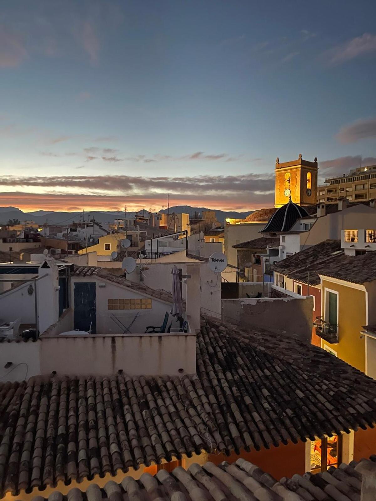 Oldtown Family House With Amazing Terrace - 3 Minutes From Beach! ビリャホヨサ エクステリア 写真